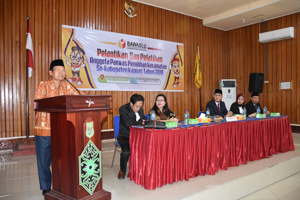 Wabup Hadiri Pelantikan dan Buka Pelatihan Anggota Panwas Kecamatan