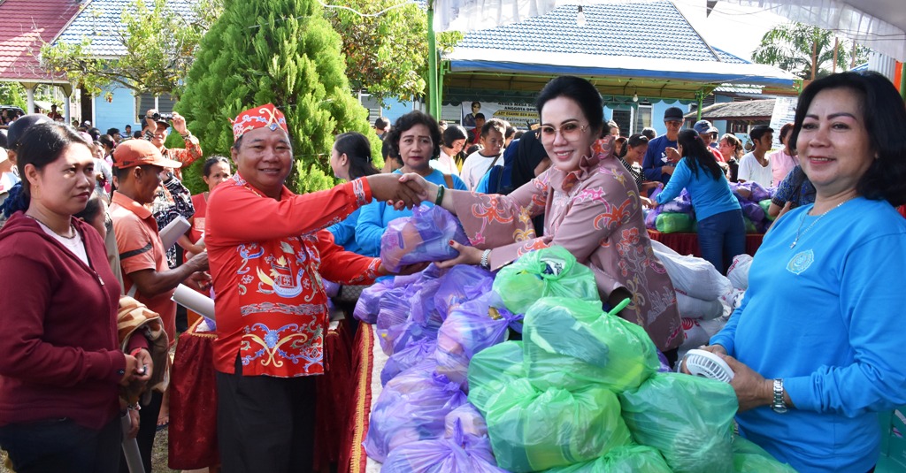 TP PKK Bersama Dinas PMD Gelar Pasar Murah di Timpah