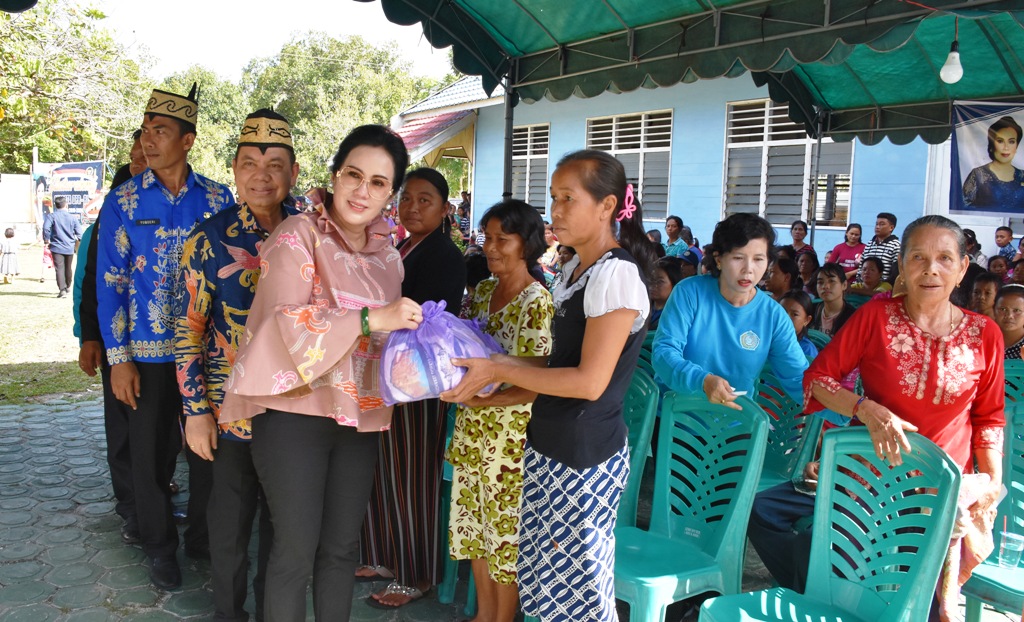 TP PKK Bersama Dinas PMD Gelar Pasar Murah di Timpah