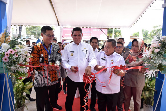 Pj. Bupati Kobar Resmikan Gedung Kantor Kas BPR Marunting Sejahtera Pangkalan Banteng