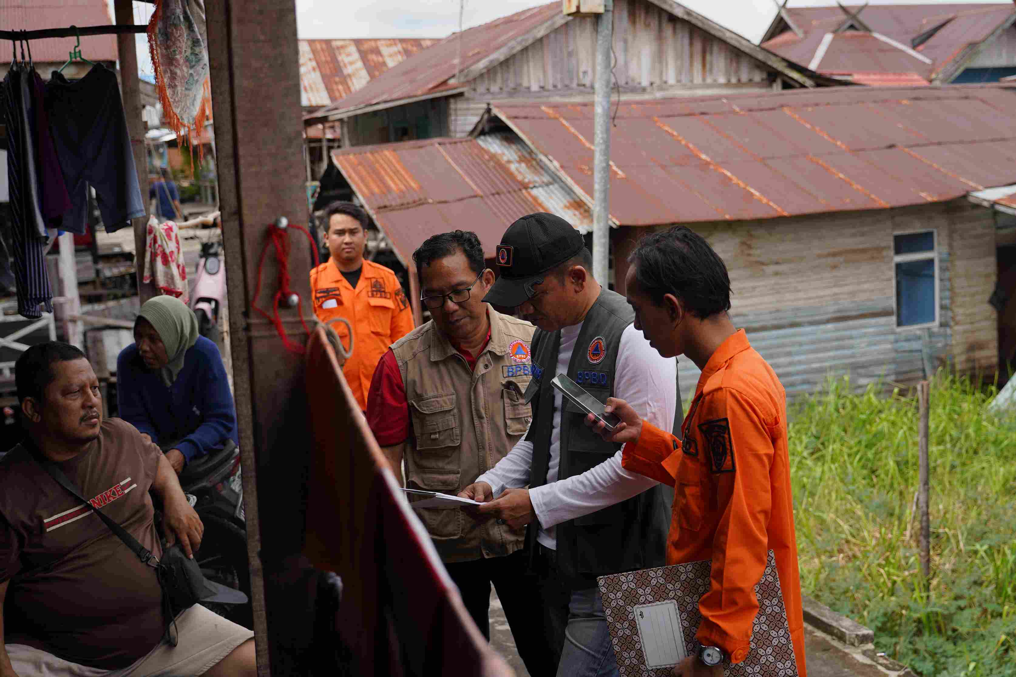 Kalaksa BPBD Kalteng Tinjau Lokasi Kebakaran di Mendawai, 15 Rumah Terdampak