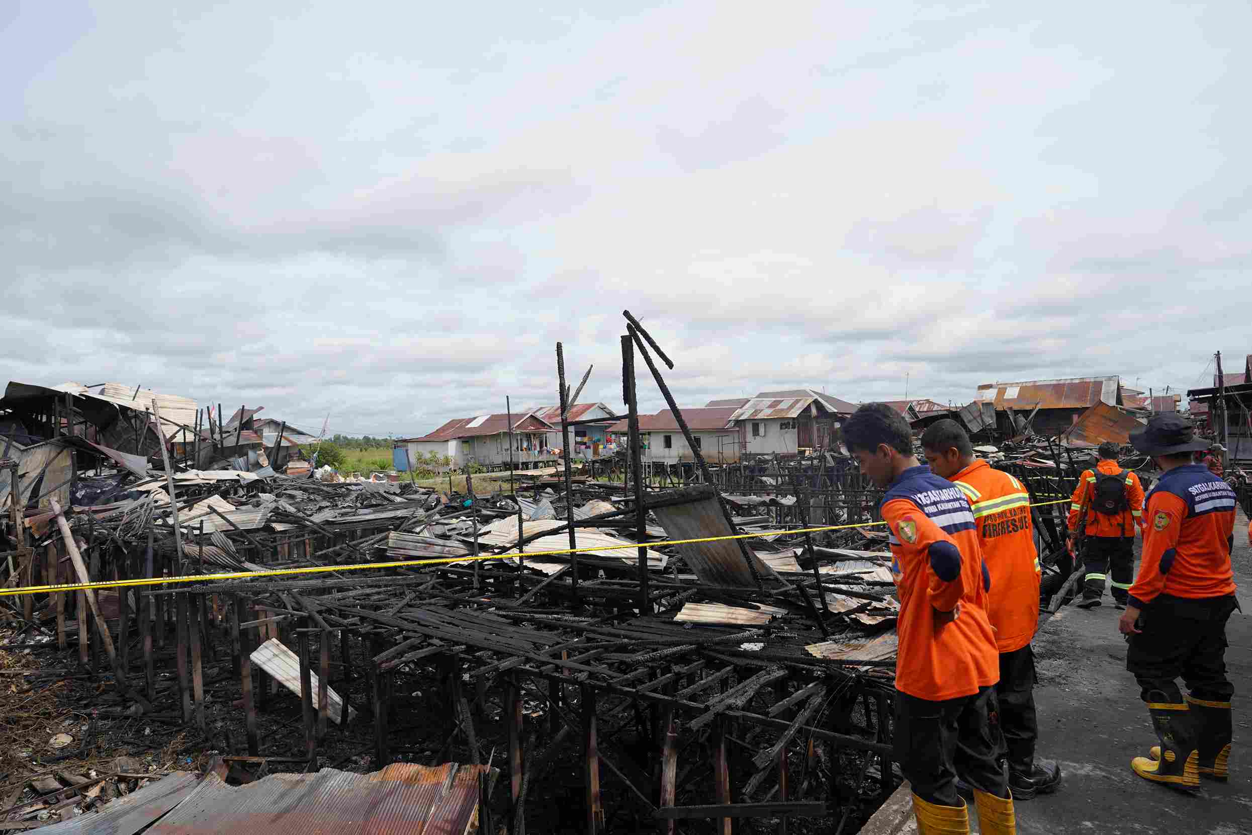 Kalaksa BPBD Kalteng Tinjau Lokasi Kebakaran di Mendawai, 15 Rumah Terdampak