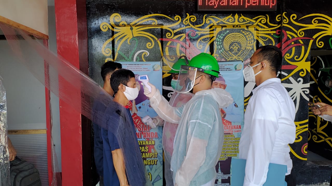 Terima Tahanan Baru Lapas Sampit Terapkan Protokol Kesehatan