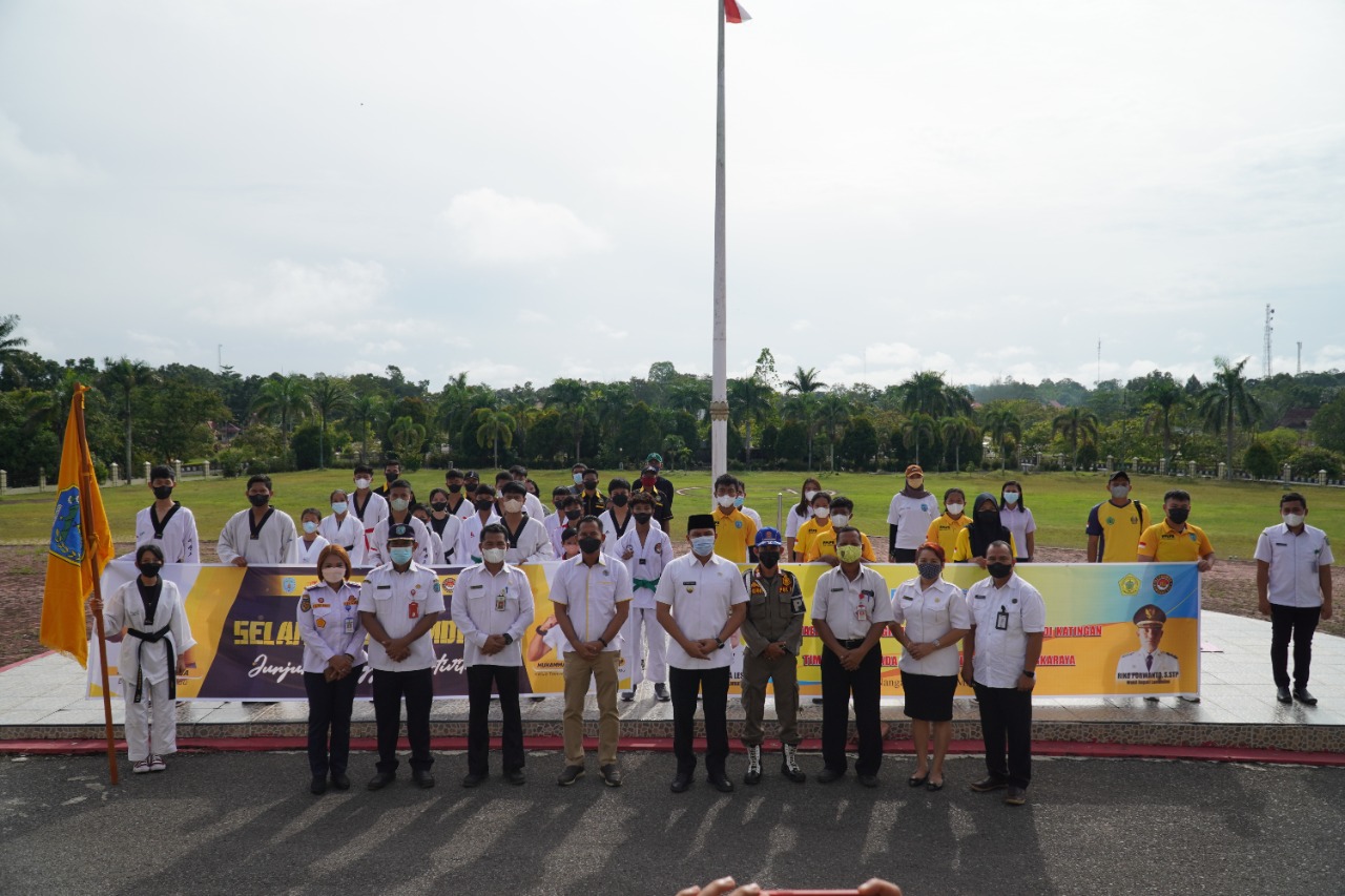 Bupati Lepas Keberangkatan 42 Atlet Panahan dan Taekwondo