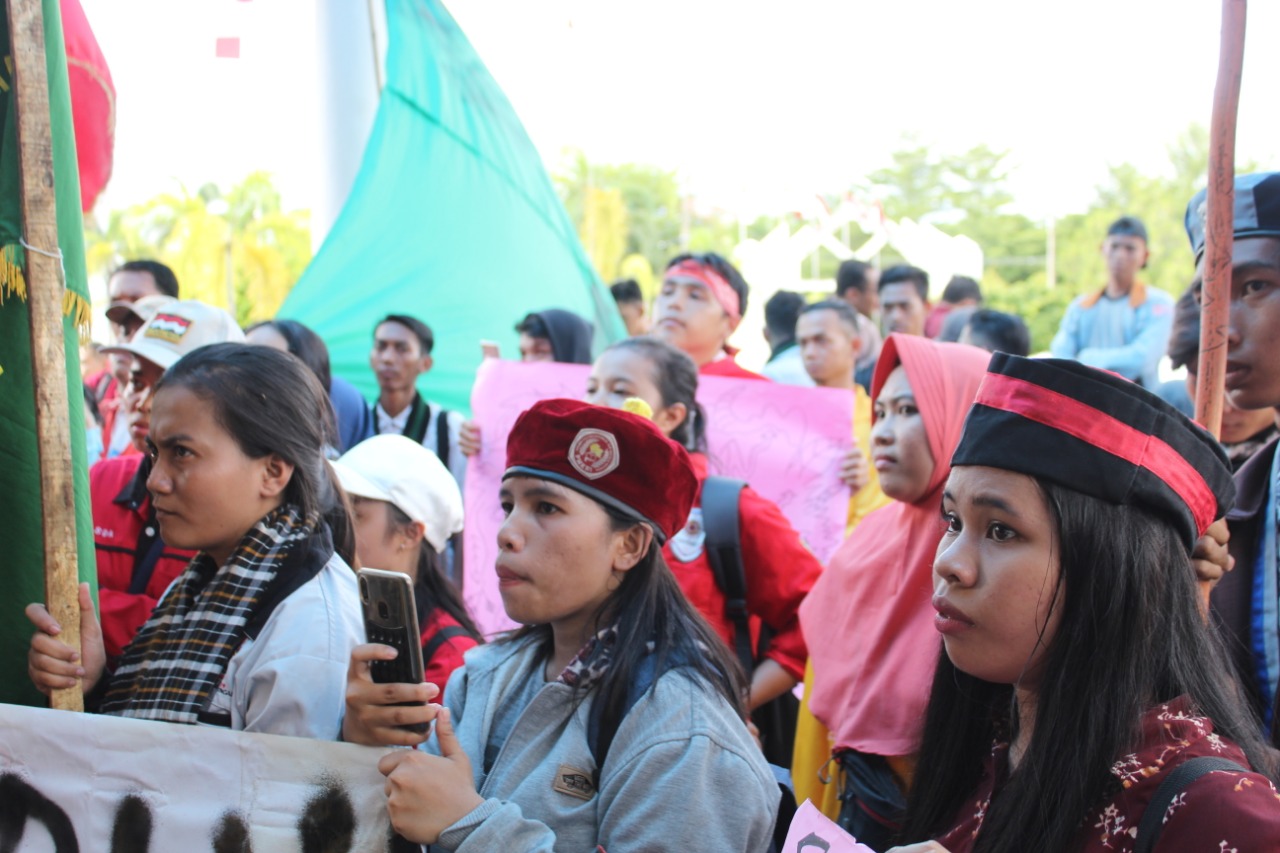 Aliansi Pemuda Peduli Kesetaraan Gelar Aksi Damai di Halaman Kantor DPRD