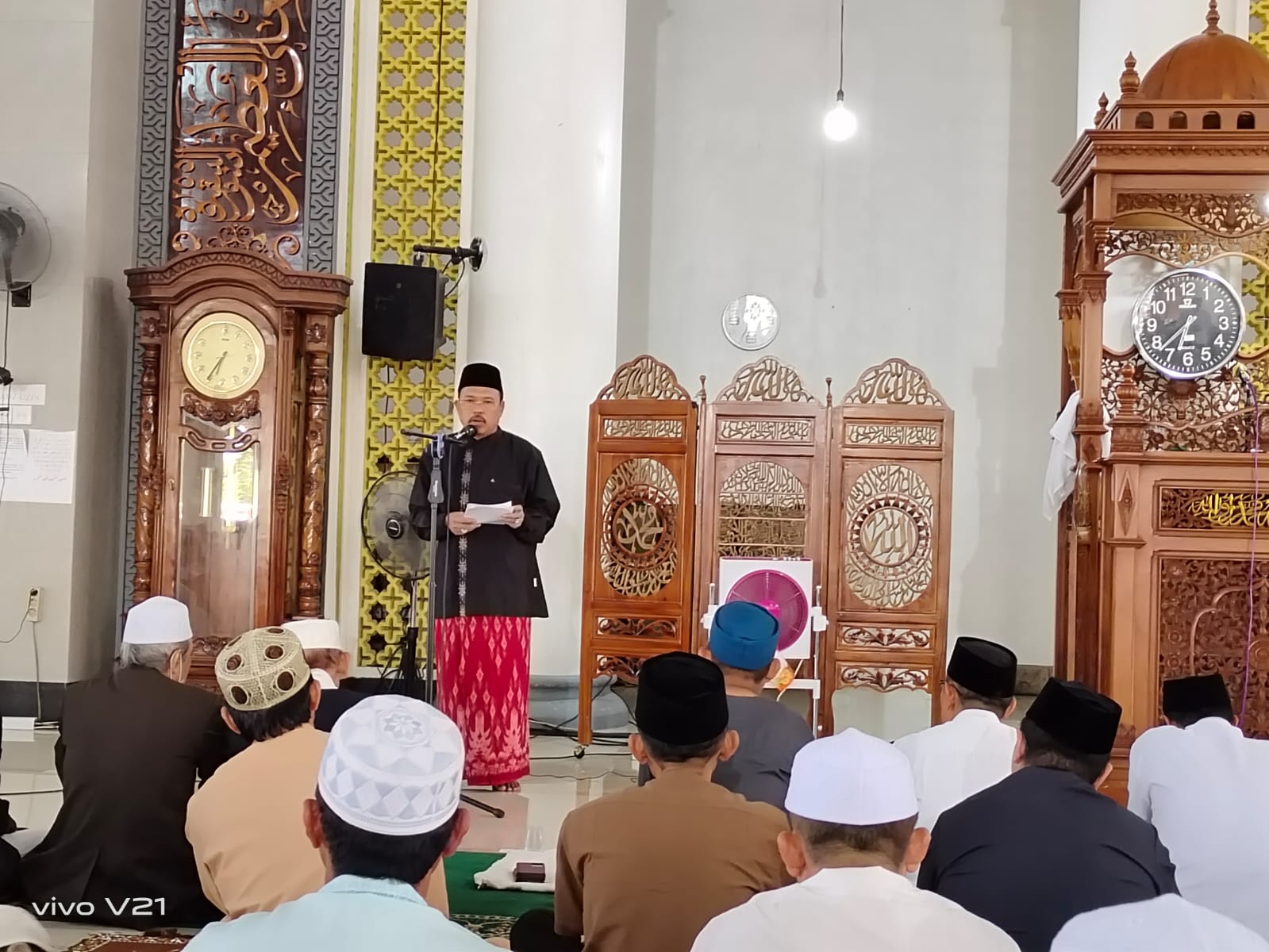 Salat Ied di Masjid Agung Al Istiqlal Puruk Cahu, Sekda Nuryakin Gaungkan Semangat Kelteng BerAKHLAK Penuh dengan KeBERKAHan