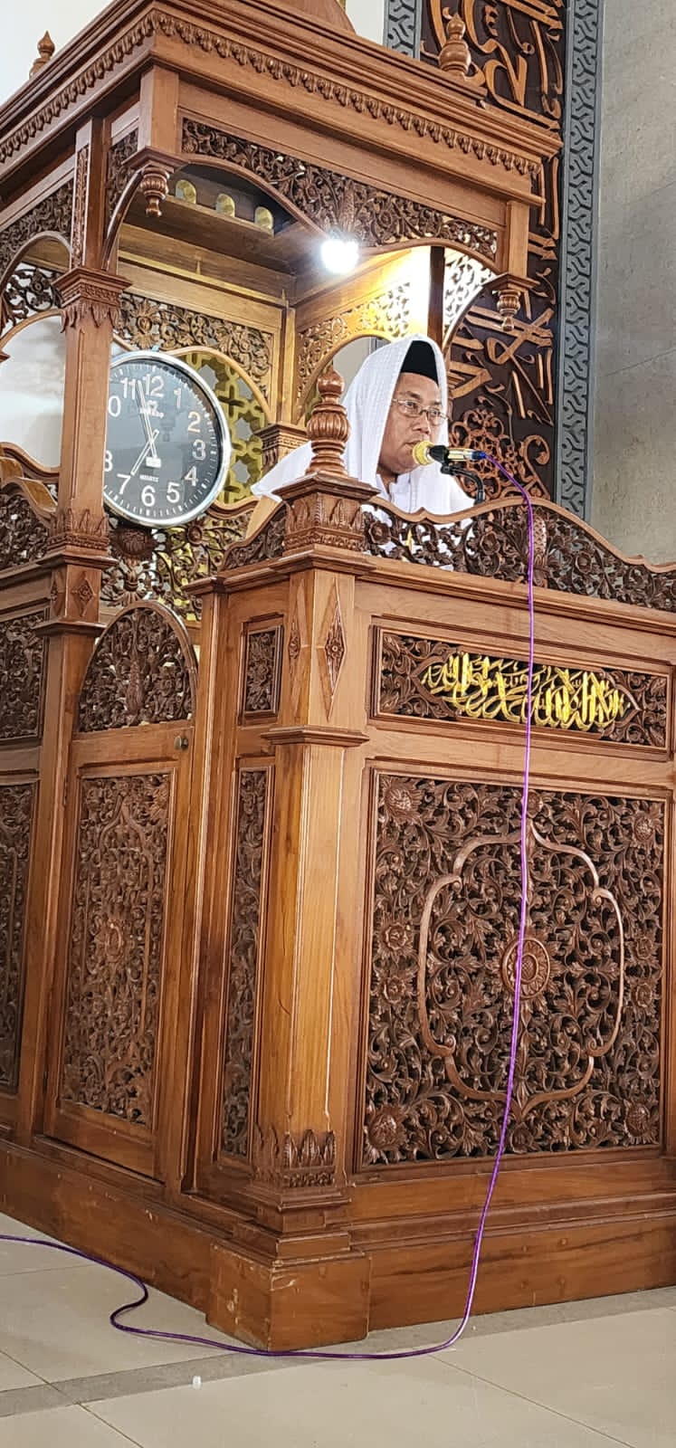 Salat Ied di Masjid Agung Al Istiqlal Puruk Cahu, Sekda Nuryakin Gaungkan Semangat Kelteng BerAKHLAK Penuh dengan KeBERKAHan