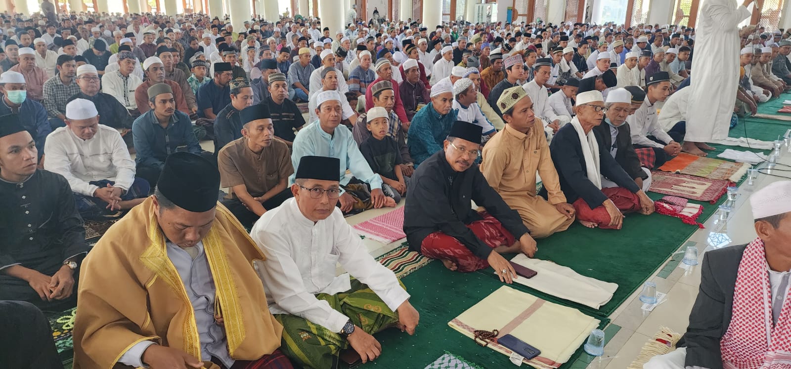 Salat Ied di Masjid Agung Al Istiqlal Puruk Cahu, Sekda Nuryakin Gaungkan Semangat Kelteng BerAKHLAK Penuh dengan KeBERKAHan