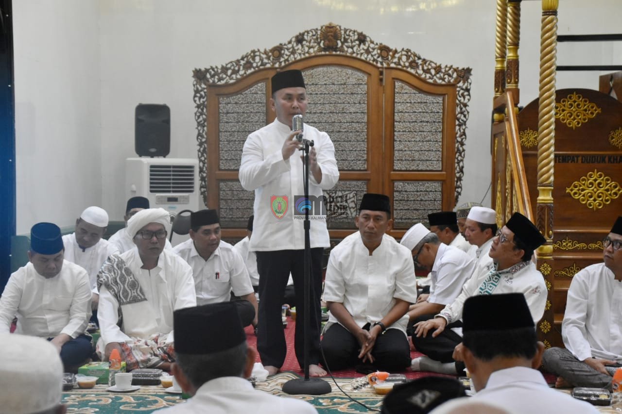 Gubernur Serahkan Bantuan Untuk 158 Tempat Ibadah di Kabupaten Kapuas