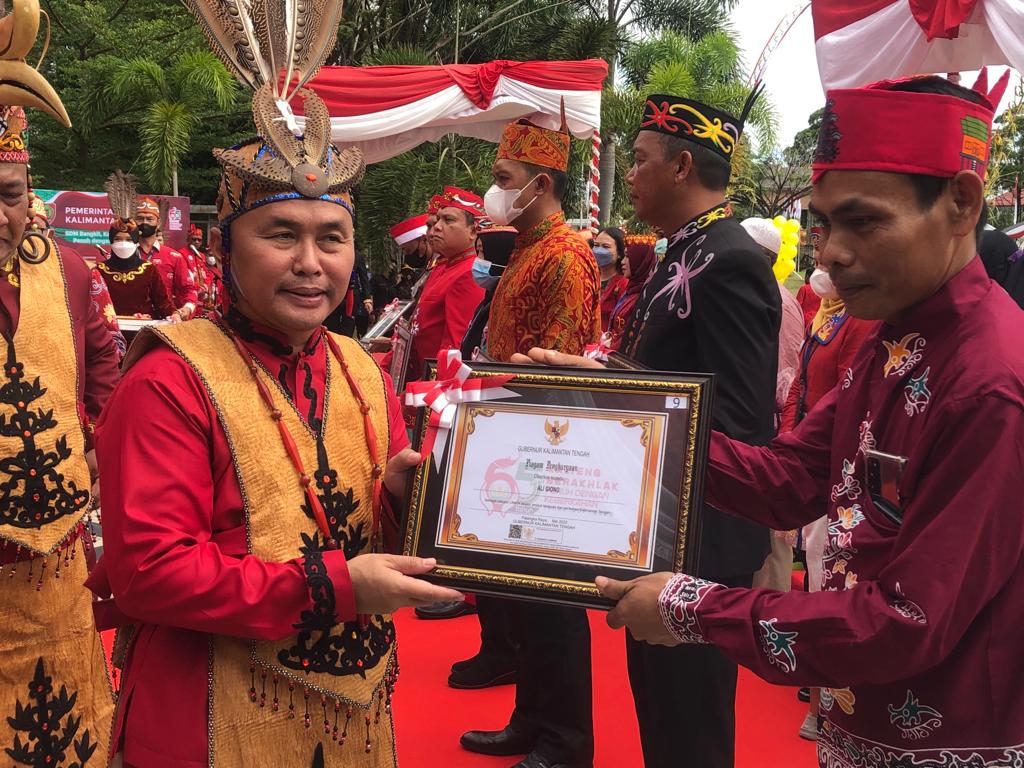 Peringati Hari Jadi ke-65, Pemprov. Kalteng Berikan Penghargaan Sektor Kelautan dan Perikanan