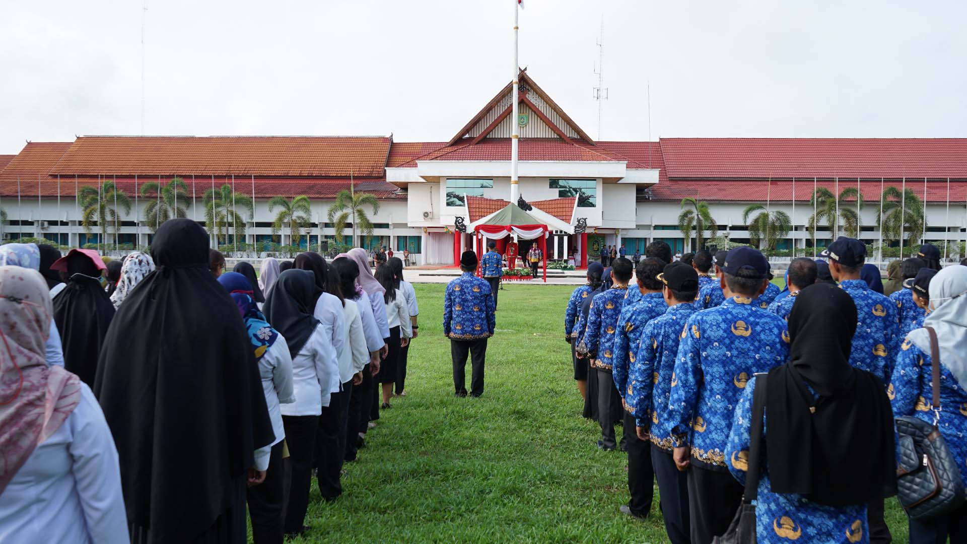 Asisten I Setda Kab Barsel Irup Harkitnas dan Harjad Kalteng