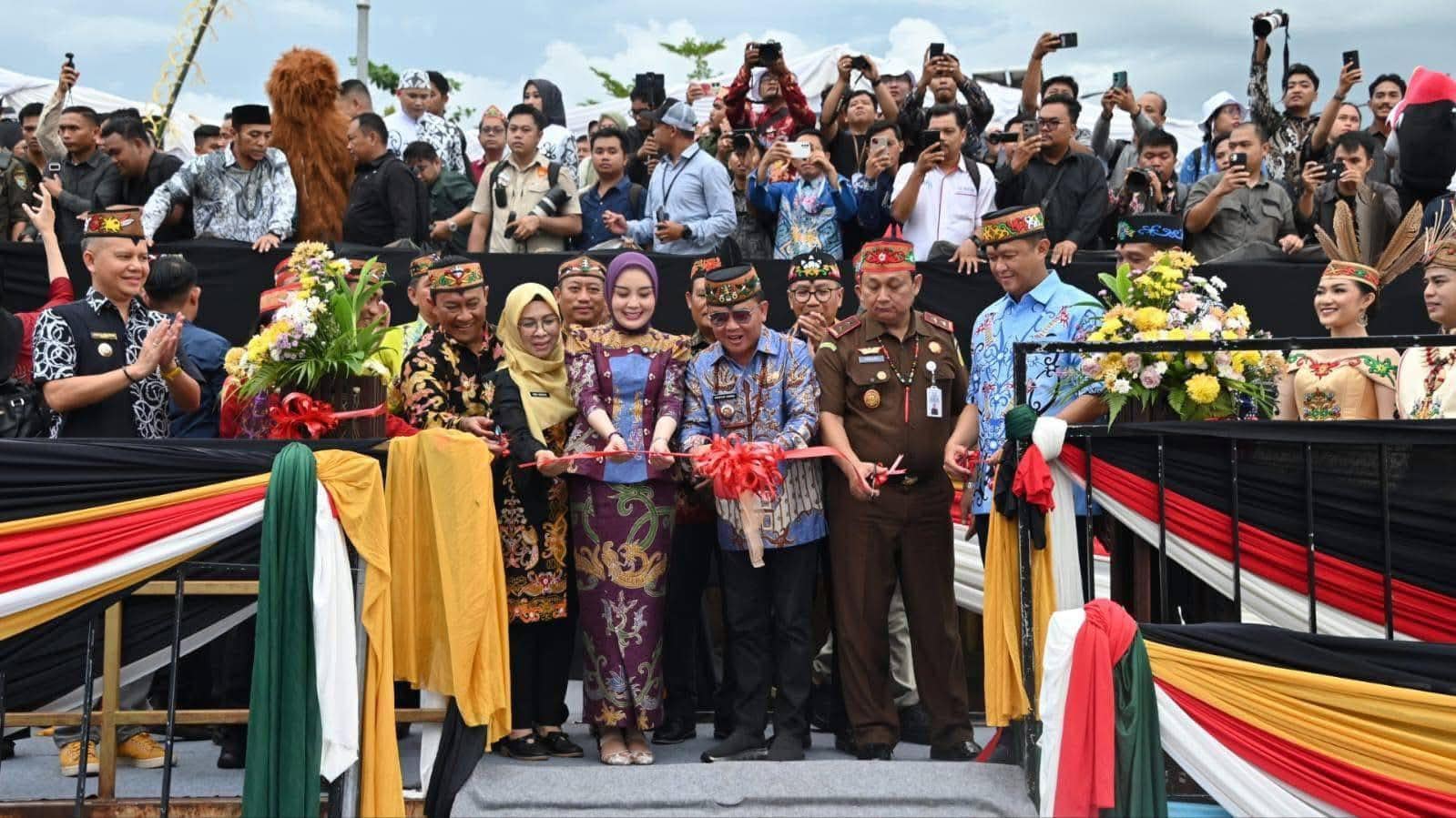 Gubernur Kalteng Resmikan Kapal Wisata, Bupati Seruyan Hadir Dukung Pengembangan Pariwisata