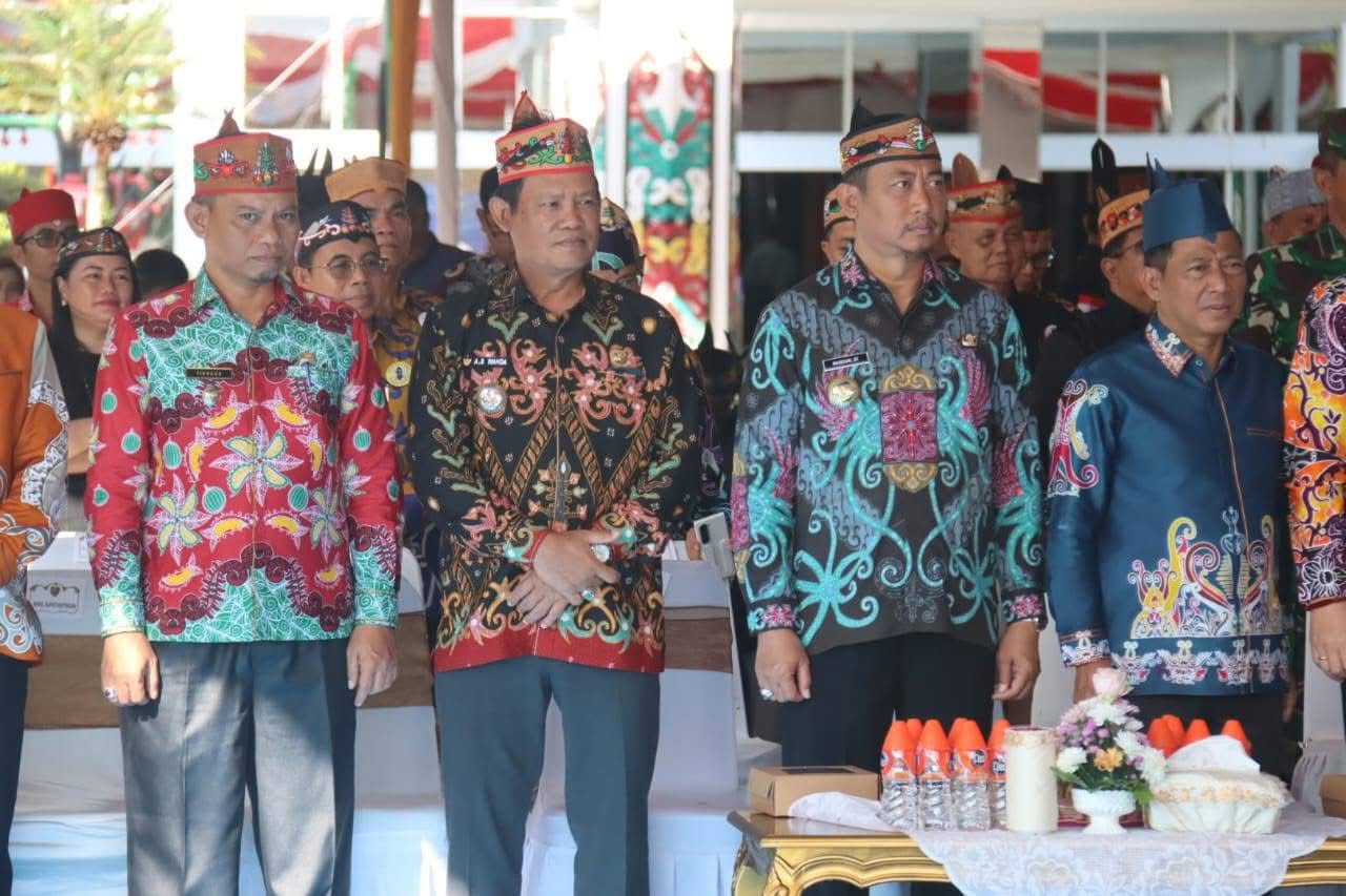 Bupati Seruyan Ikuti Apel Besar Penobatan Gelar Adat Dayak