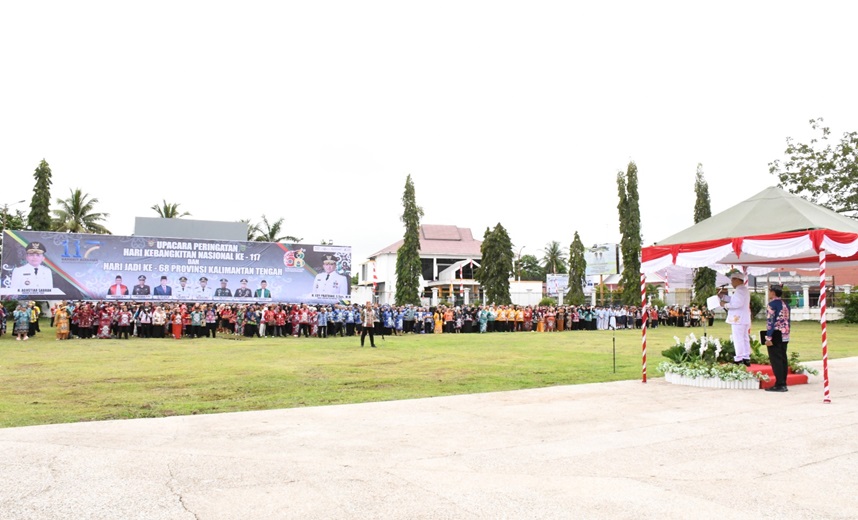 Pimpin Upacara, Bupati Barsel Bacakan Amanat Menkomdigi