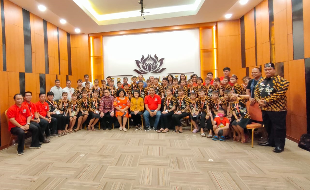 Bupati Pulang Pisau Dampingi Kontingen Paduan Suara Anak di Ajang Lomba Pesparawi Tingkat Nasional