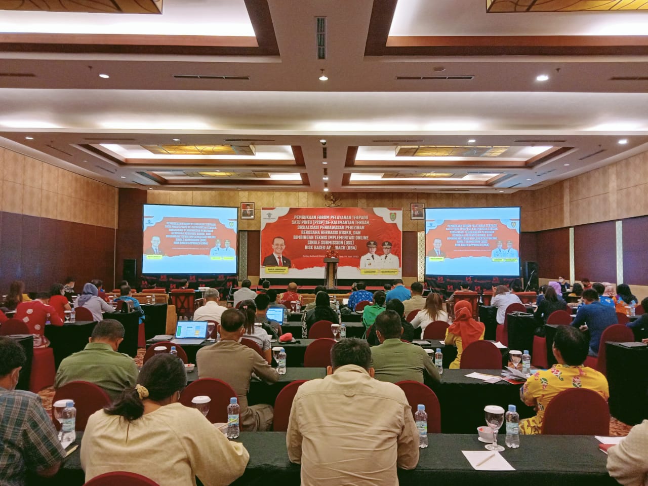 Sahli Gubernur Bidang Ekonomi Keuangan dan Pembangunan Yuas Elko Buka Sosialisasi Pengawasan Perizinan dan Bimtek Implementasi pada Forum Pelayanan Terpadu Satu Pintu