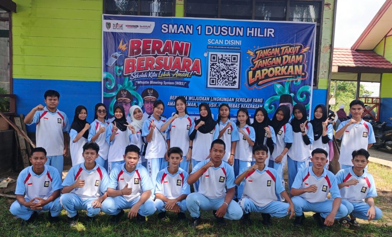 ‎Serentak! SMA, SMK, dan SKH Se-Kalimantan Tengah Pasang Spanduk Whistleblowing System (WBS)