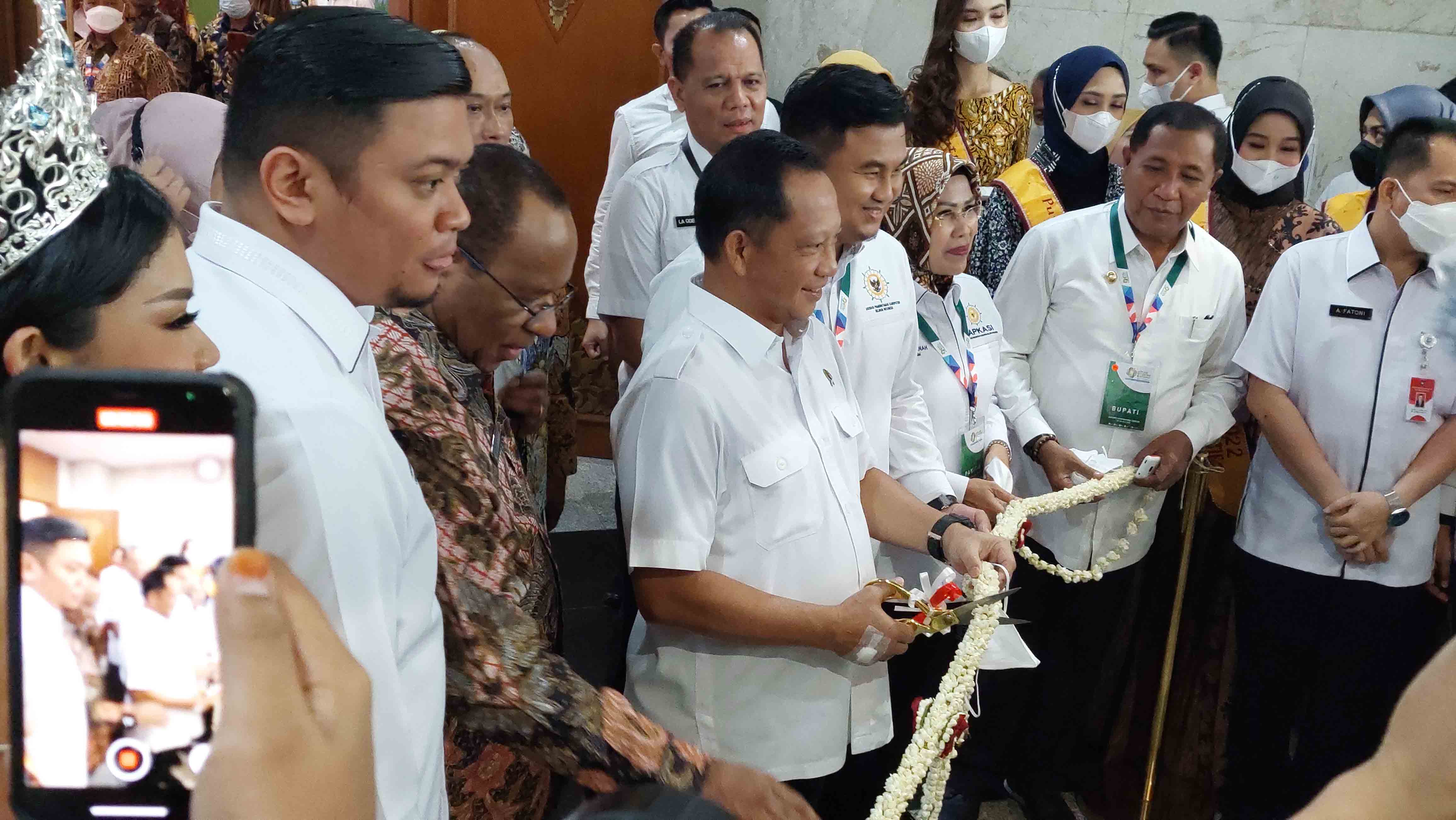Ikuti Ajang AOE 2022, Pemkab Kobar Pamerkan Komoditi Unggulan dan Potensi Daerah