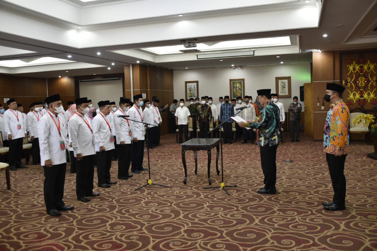 Wagub H. Edy Pratowo Lantik Dewan Pertimbangan, Dewan Pengawas, Dewan Hakim dan Panitera MTQH ke-30 Tingkat Provinsi Kalimantan Tengah