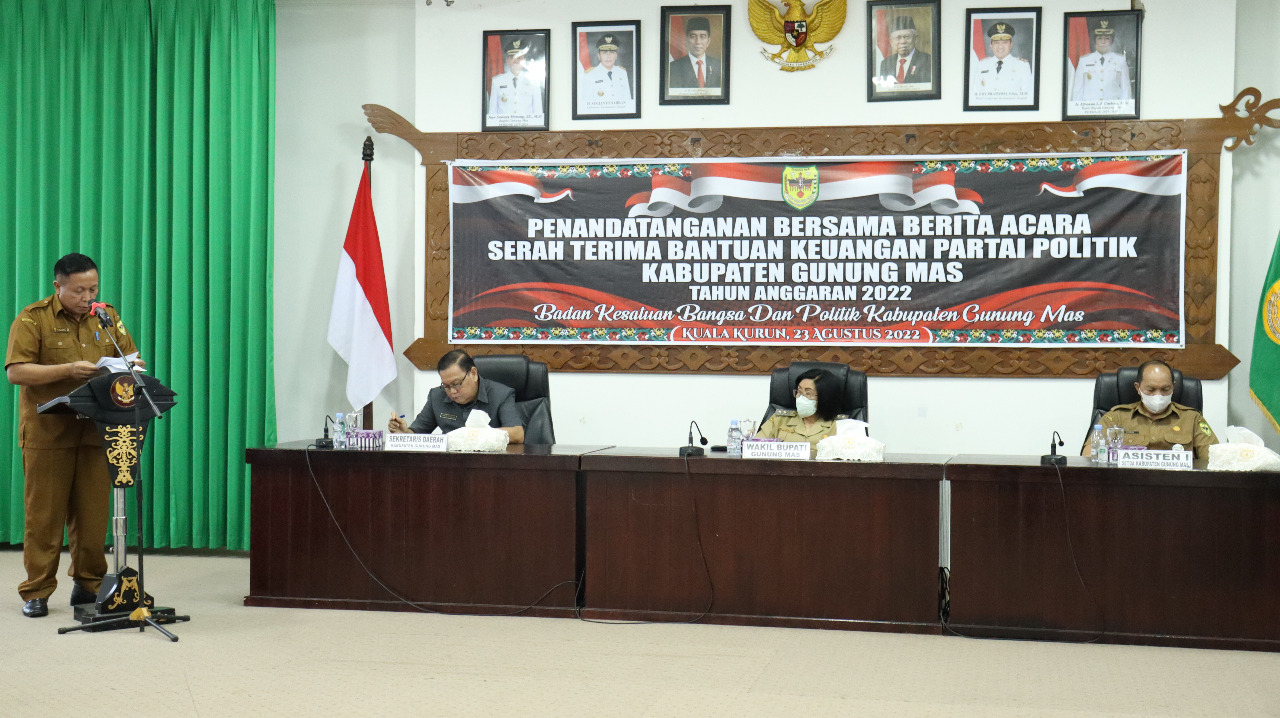 Pemkab Gumas Salurkan Bantuan Keuangan Kepada Sembilan Parpol di Kab. Gunung Mas