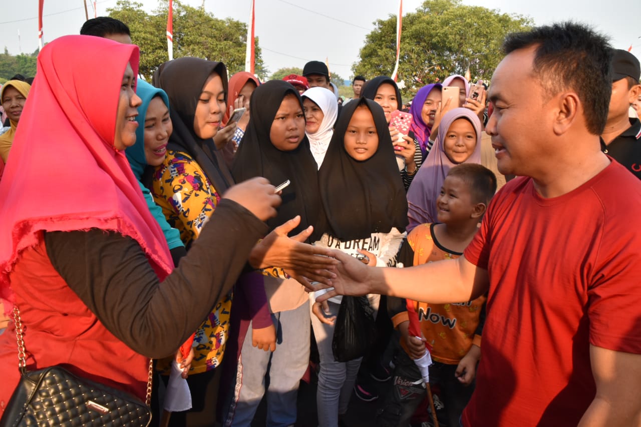 Masyarakat Antusias Ikuti Panggung Gembira dan  Senam Massal 