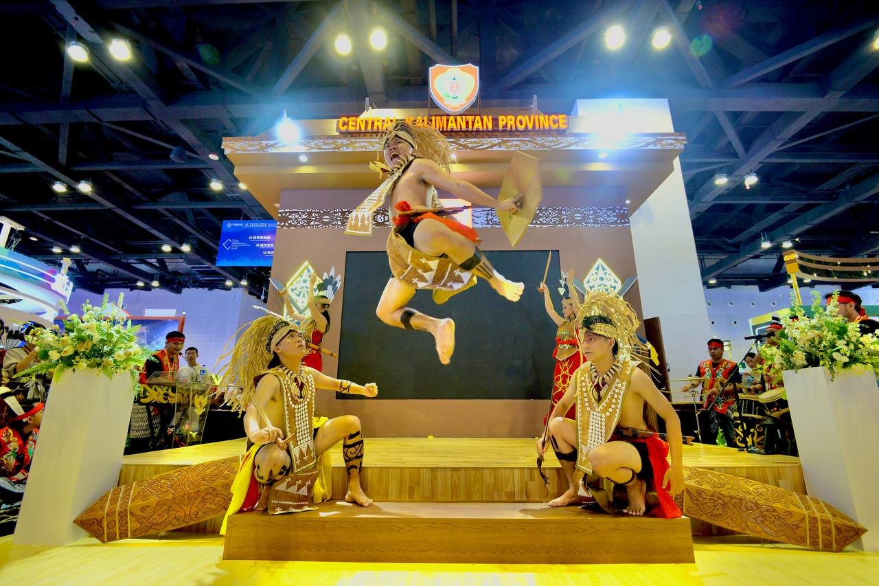 Tim Kesenian Kalteng Wakili Indonesia pada China-ASEAN EXPO 2023 di Guangxi-Nanning, RRT
