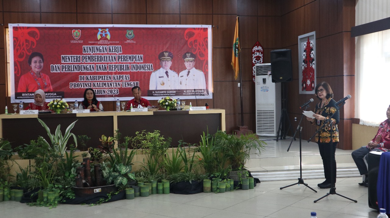 Sahli Suhaemi dan Kadis P3APPKB Dampingi Menteri PPPA RI Kunjungan Kerja ke Kab. Kapuas