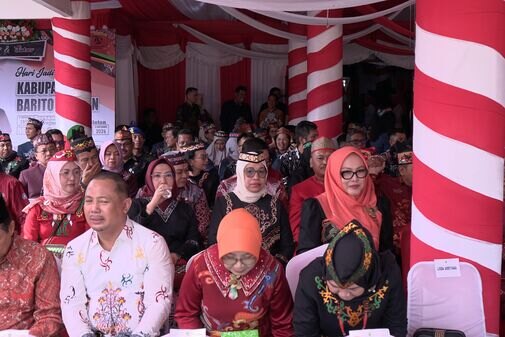 Hari Jadi Barsel ke-65, Kadisbudpar Prov. Kalteng Apresiasi Seni Budaya Lokal