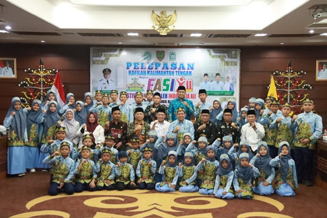 Plt. Kepala Biro Kesra Ahmad Pahruka Lepas Kafilah Kalteng Ikuti Ajang FASI XII Tingkat Nasional