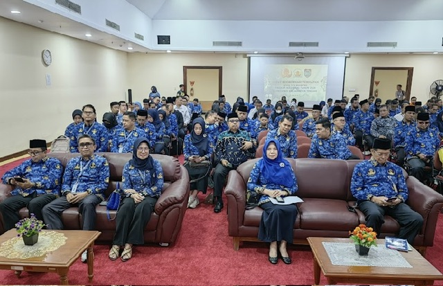 Asisten Ekbang Sri Widanarni Sampaikan Laporan Kesiapan Panitia Daerah MTQ VII Korpri Tingkat Nasional 2024 di Provinsi Kalteng