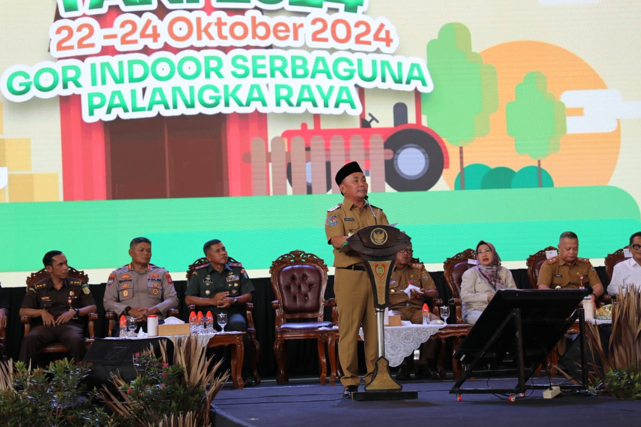 Kadis TPHP Prov. Kalteng Dampingi Gubernur pada Pembukaan Jambore Tani 2024