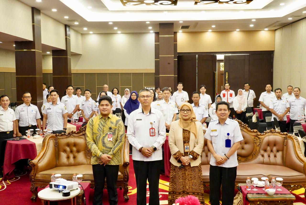 Plh Sahli Gubernur Pemkumpol Akhmad Husain Buka Rapat Evaluasi Kerja Sama Daerah di Provinsi Kalteng