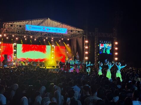 Ribuan Masyarakat Palangka Raya Banjiri Tour Konser Isen Mulang Berkah