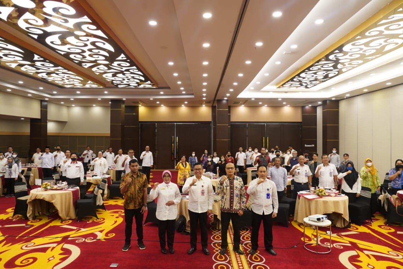 Asisten Ekbang Leonard S. Ampung : IKM Harus Tingkatkan Kualitas Produknya untuk Mendukung Penggunaan Produk Dalam Negeri 