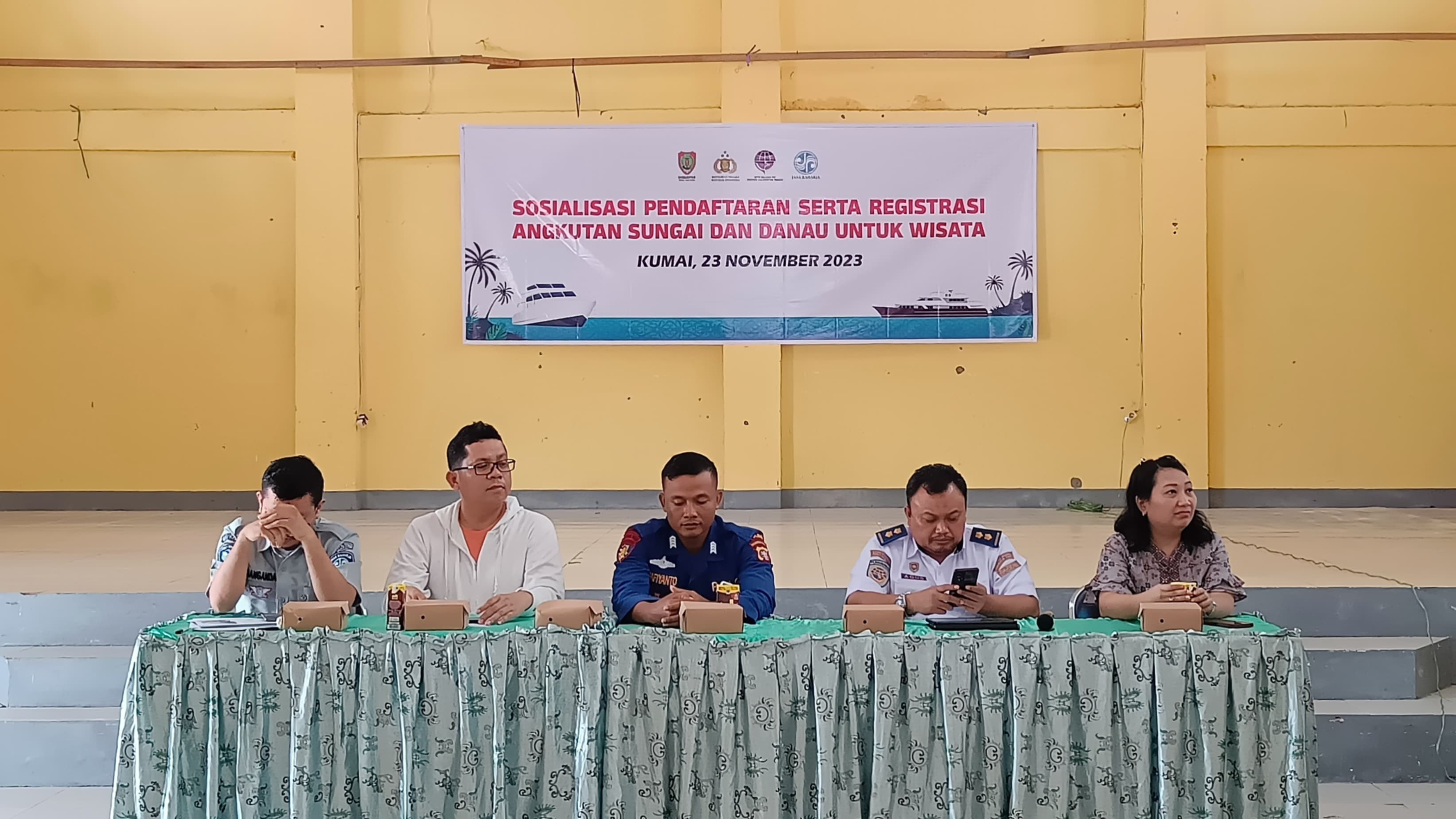 Tingkatkan Pemahaman Pelaku Usaha Kapal Susur Sungai, Disbudpar Lakukan Sosialisasi Pendaftaran Registrasi Angkutan Sungai dan Danau untuk Berwisata