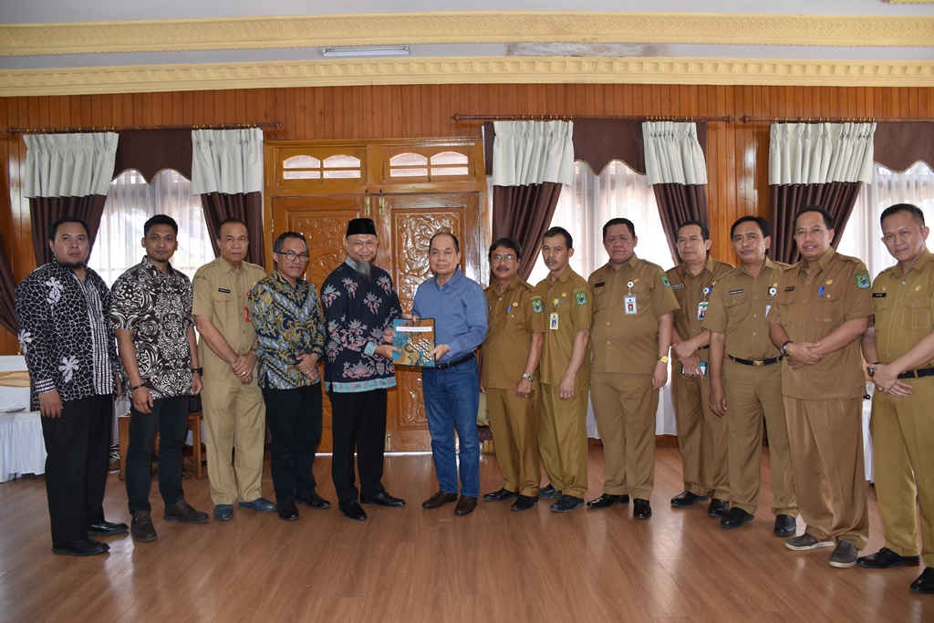 Bupati Terima Video Tron