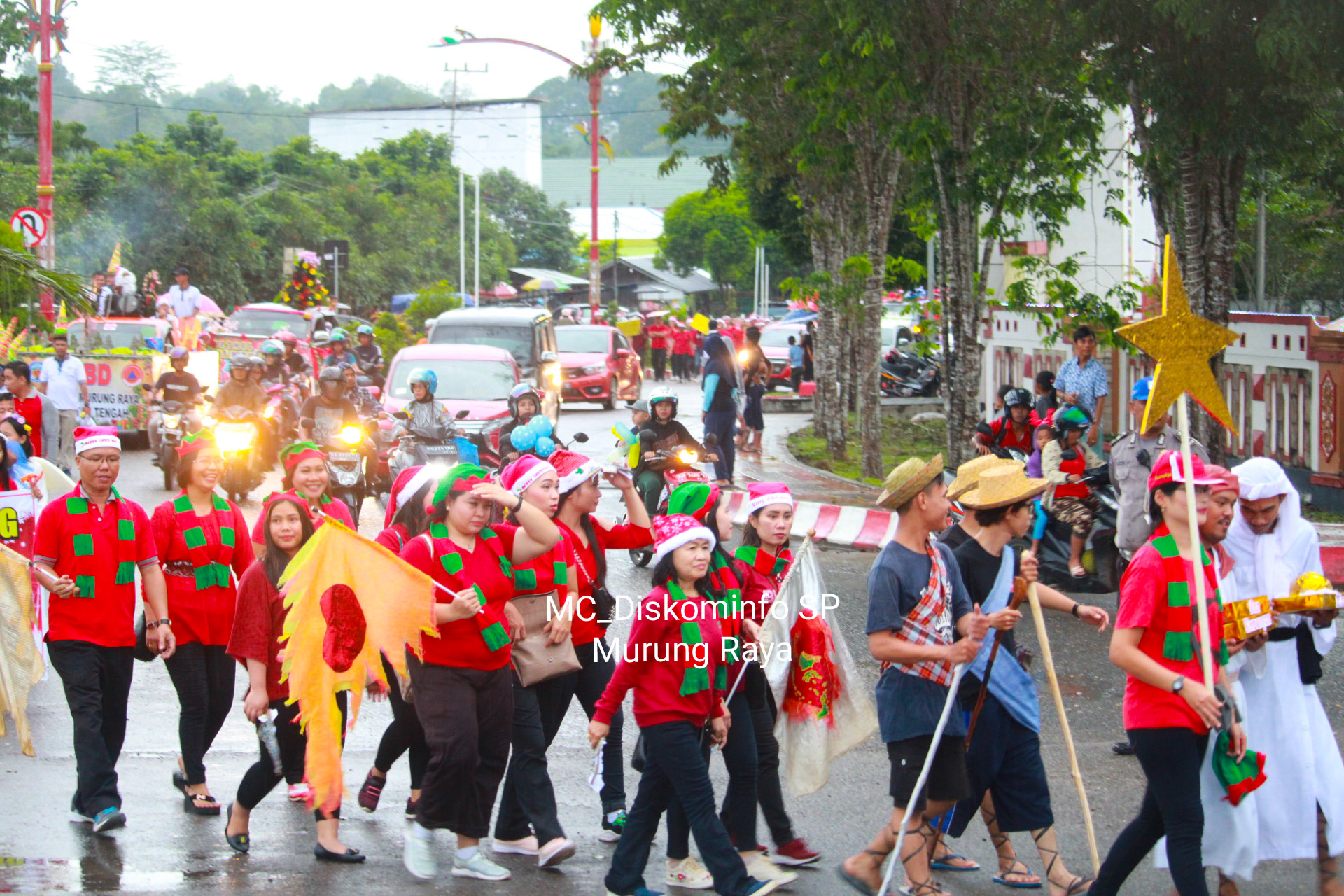 Parade Natal di Murung Raya Berlangsung Meriah
