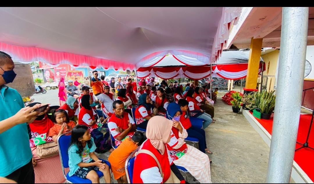 Serahkan Bansos di Kabupaten Murung Raya, Sekda Nuryakin Sampaikan Pesan Kedamaian dari Gubernur Kalimantan Tengah