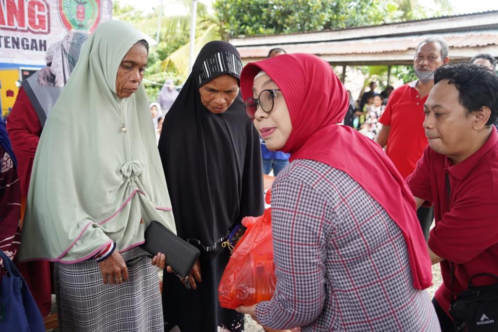 Ribuan Warga Serbu Pasar Penyeimbang di Kecamatan Lahei, Kabupaten Barito Utara