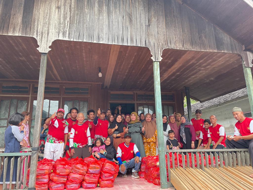 Dorong Wanita Untuk Kreatif, Ketua DWP Hj. Anitha Nuryakin Kunjungi Kelompok Pengajian di Kecamatan Lahei,  Kab. Barito Utara