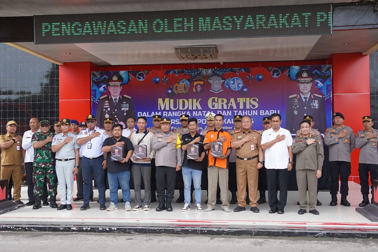 Hadiri Pelapasan Mudik Gratis Nataru Bersama Polda Kalteng, Plh. Asisten Pemkesra Maskur Sebut Mudik Gratis Kurangi Kecelakaan dan Kemacetan