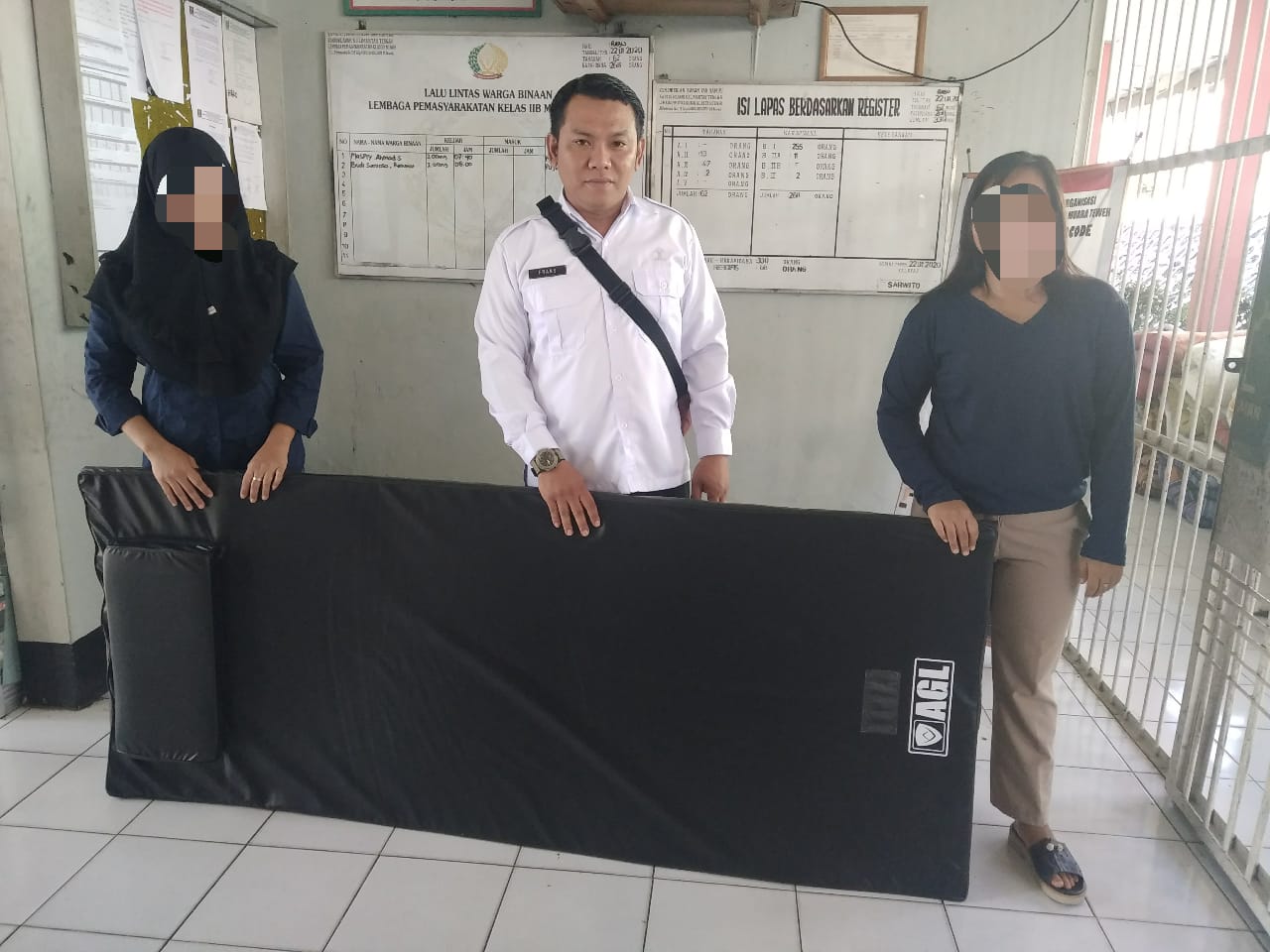 Memaksimalkan Pelayanan, Lapas Muara Teweh Bagikan Matras/Alas Tidur Kepada WBP