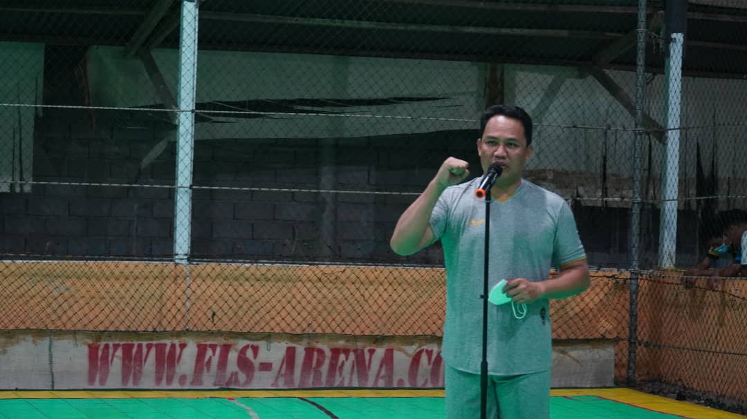 Tendangan Pertama Bupati Lamandau Tanda Pembukaan Turnamen  AMPG Futsal Cup 2022