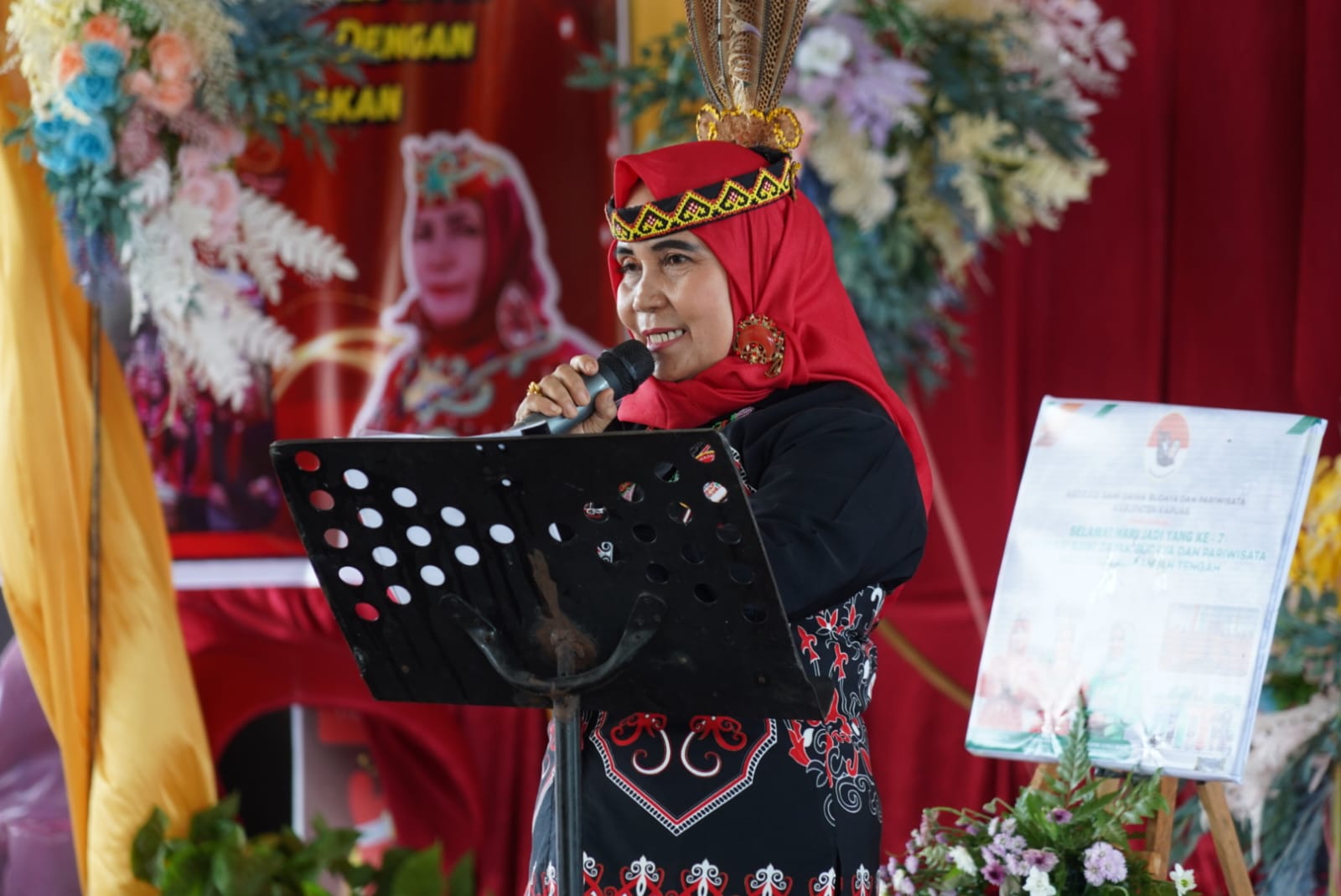 Asisten Ekbang Sri Widanarni Menghadiri HUT Asosiasi Bawi Dayak Budaya dan Pariwisata Provinsi Kalimantan Tengah Ke-7 Tahun 2024