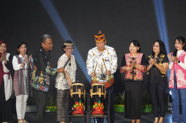 Sahli Gubernur Yuas Elko Buka Gelar Seni Budaya Bertema Launching Event Taman Budaya Tahun 2025