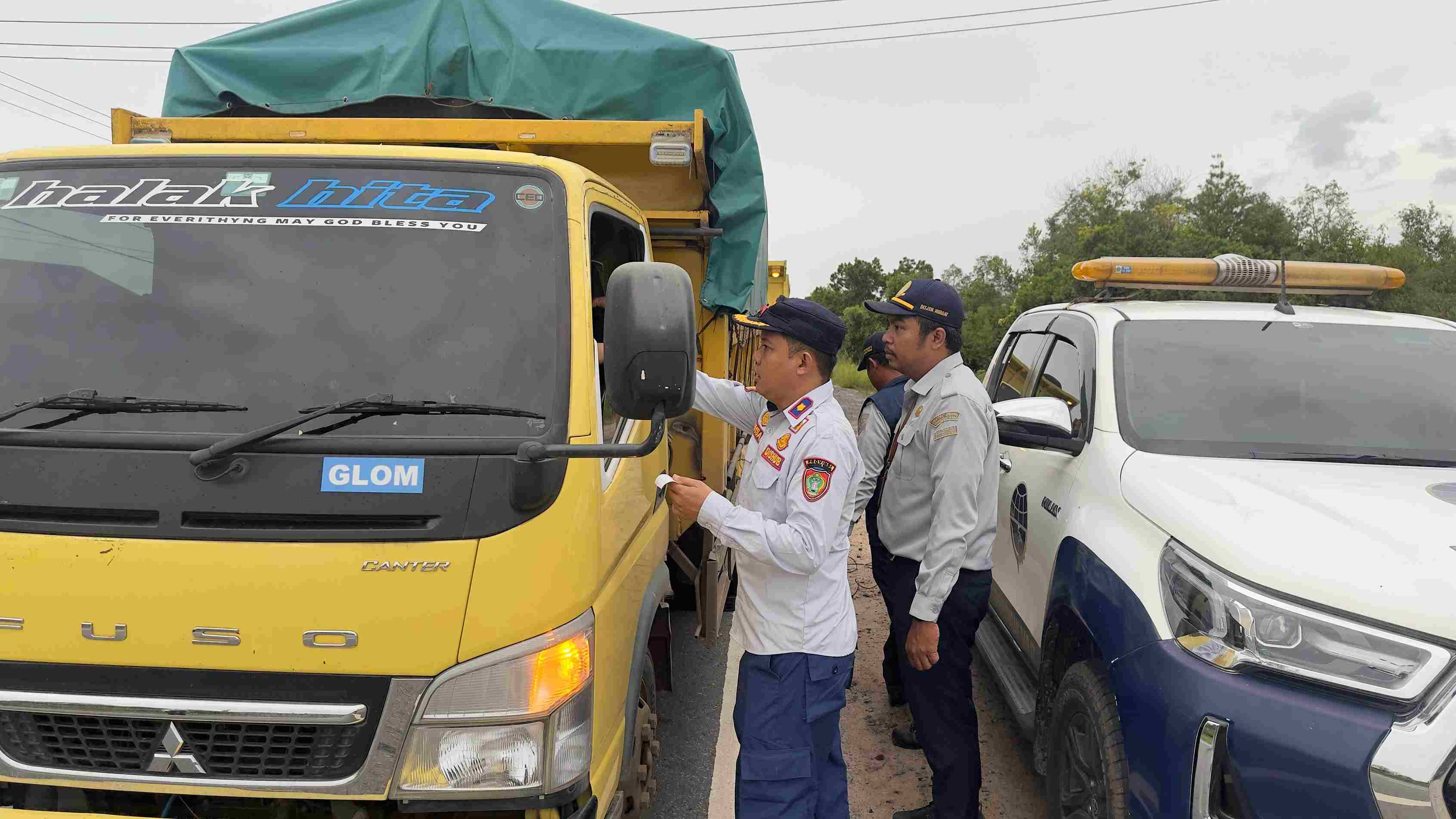 Dishub Prov. Kalteng Laksanakan Penegakkan Hukum dan Inspeksi Angkutan Barang Secara Terpadu