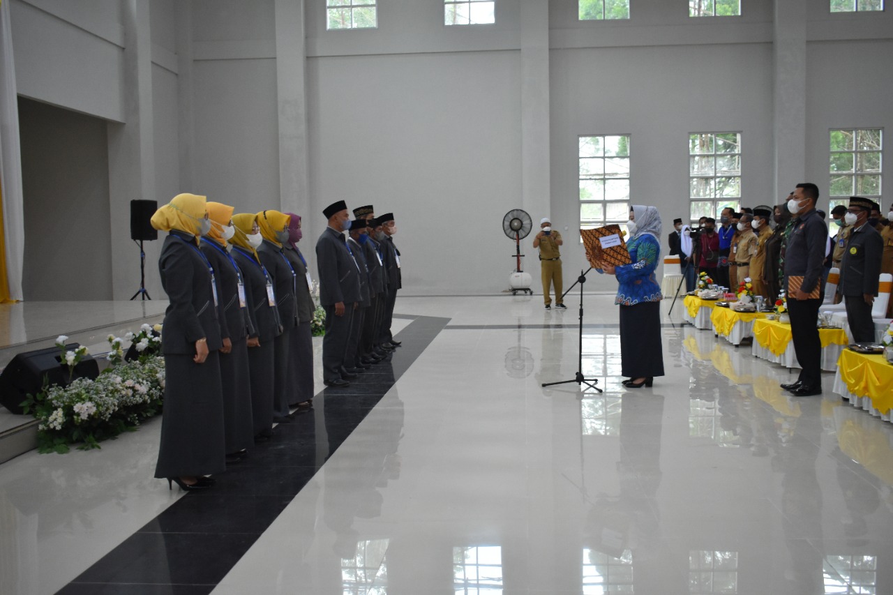 Bupati Hj Nurhidayah Buka Festival Seni Qasidah V dan Kelompok Terbangan Tingkat Kabupaten Kobar