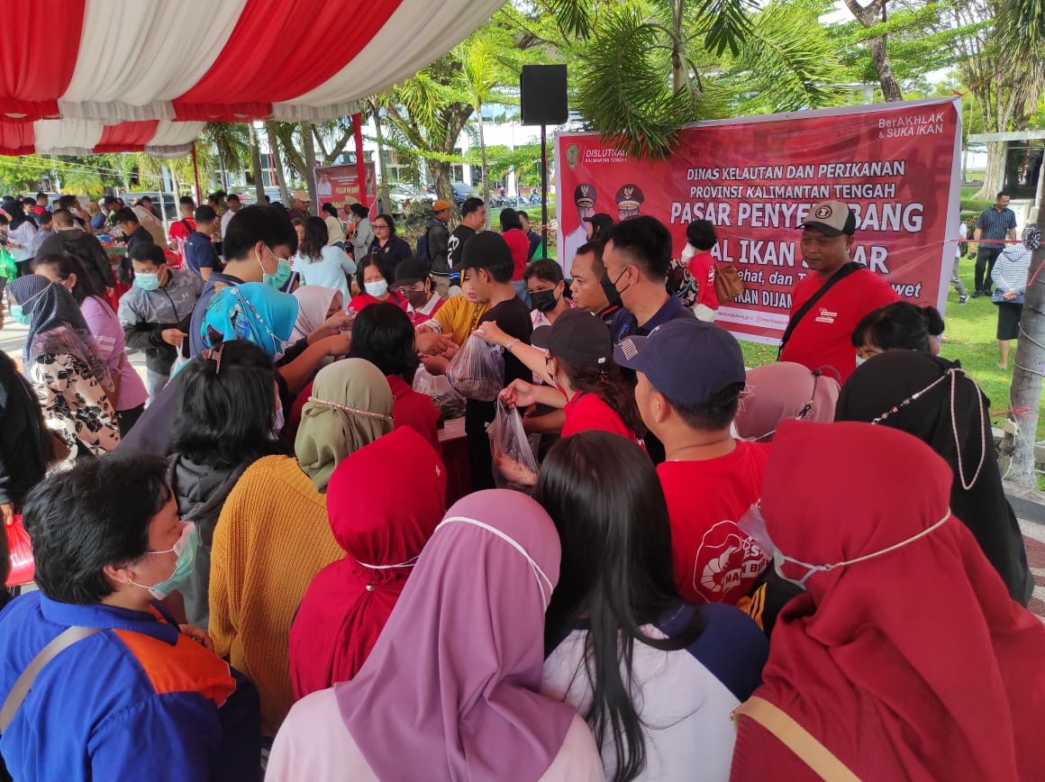 Jual Ikan Murah dan Segar, Dislutkan Ramaikan Pasar Penyeimbang Ramadan 
