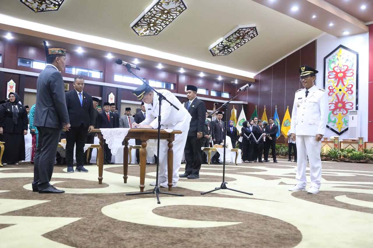 A.n Presiden RI, Gubernur Agustiar Sabran Lantik Bupati dan Wakil Bupati Lamandau Masa Jabatan Tahun 2025-2030