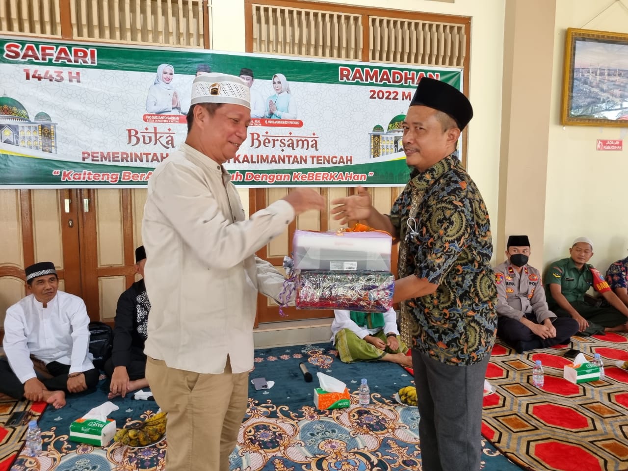 Safari Ramadan di Masjid Hidayatul Mustaqim Tumbang Manggu Katingan, Masyarakat Harapkan Pemprov Kalteng Fasilitasi Pembangunan Sekolah Formal Berkurikulum Islami